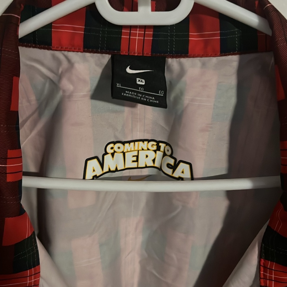 Nike jacket - Picture 3 of 7